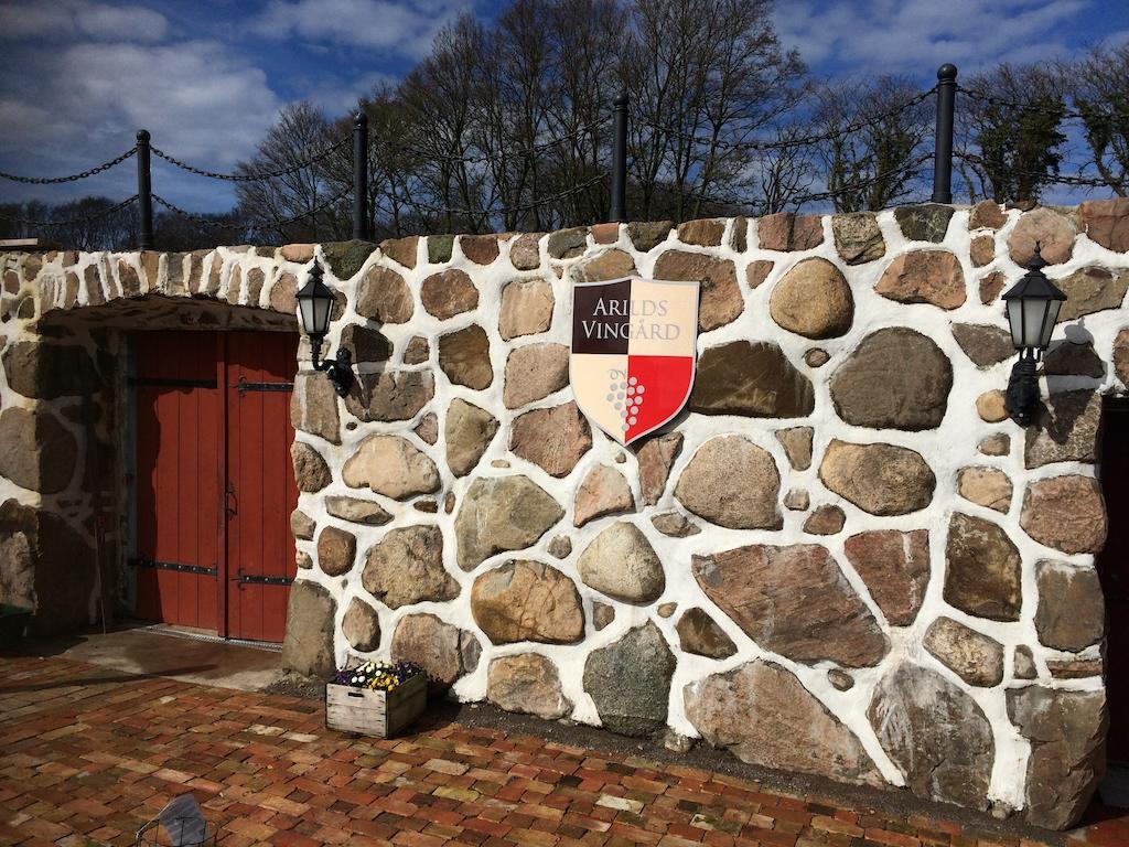 Arilds Vingard Bed & Breakfast Exterior photo