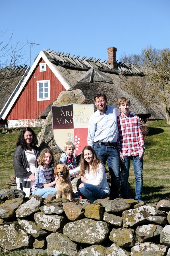 Arilds Vingard Bed & Breakfast Exterior photo
